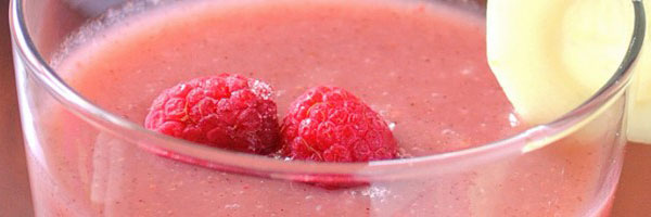 Rasberry cucumber smoothie in glass