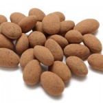 Dark chocokate almonds